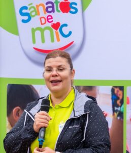 Simona Retea, vorbind la microfon